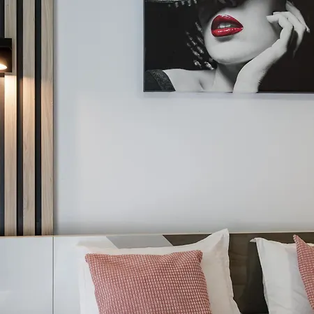 Purple Onyx - Pool &