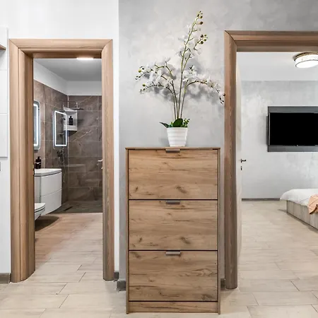 Purple Onyx - Pool & Apartman