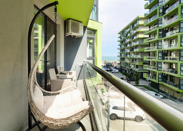 Purple Onyx - Pool & Apartmán Năvodari