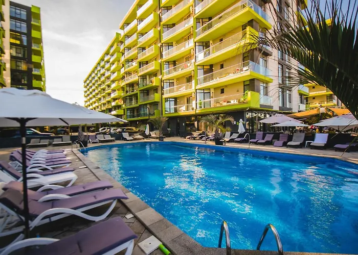 Purple Onyx - Pool & Apartmán Năvodari