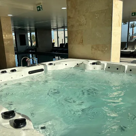 Daire Purple Onyx - Pool &