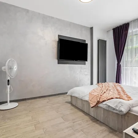 Purple Onyx - Pool & Apartment