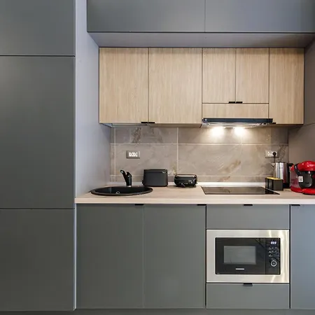 Daire Purple Onyx - Pool & *