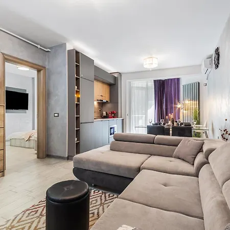 Daire Purple Onyx - Pool &