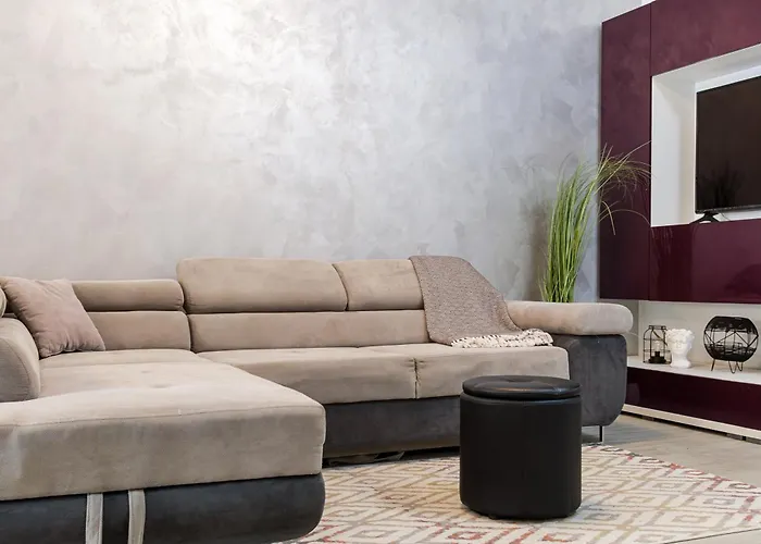 Purple Onyx - Pool & Διαμέρισμα