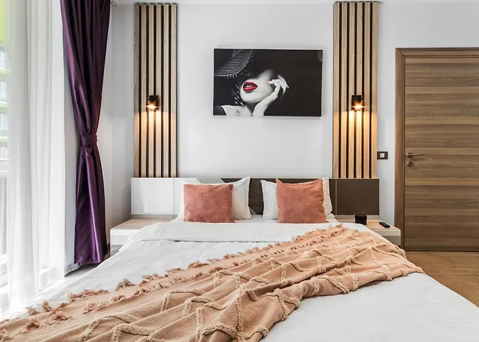 Purple Onyx - Pool & Năvodari