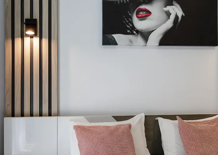 Purple Onyx - Pool &