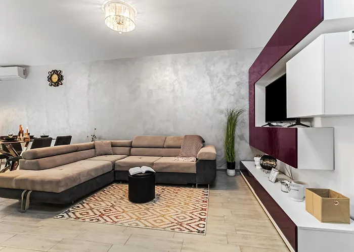 Purple Onyx - Pool & * Năvodari