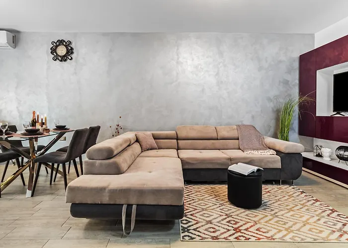 Purple Onyx - Pool & Διαμέρισμα